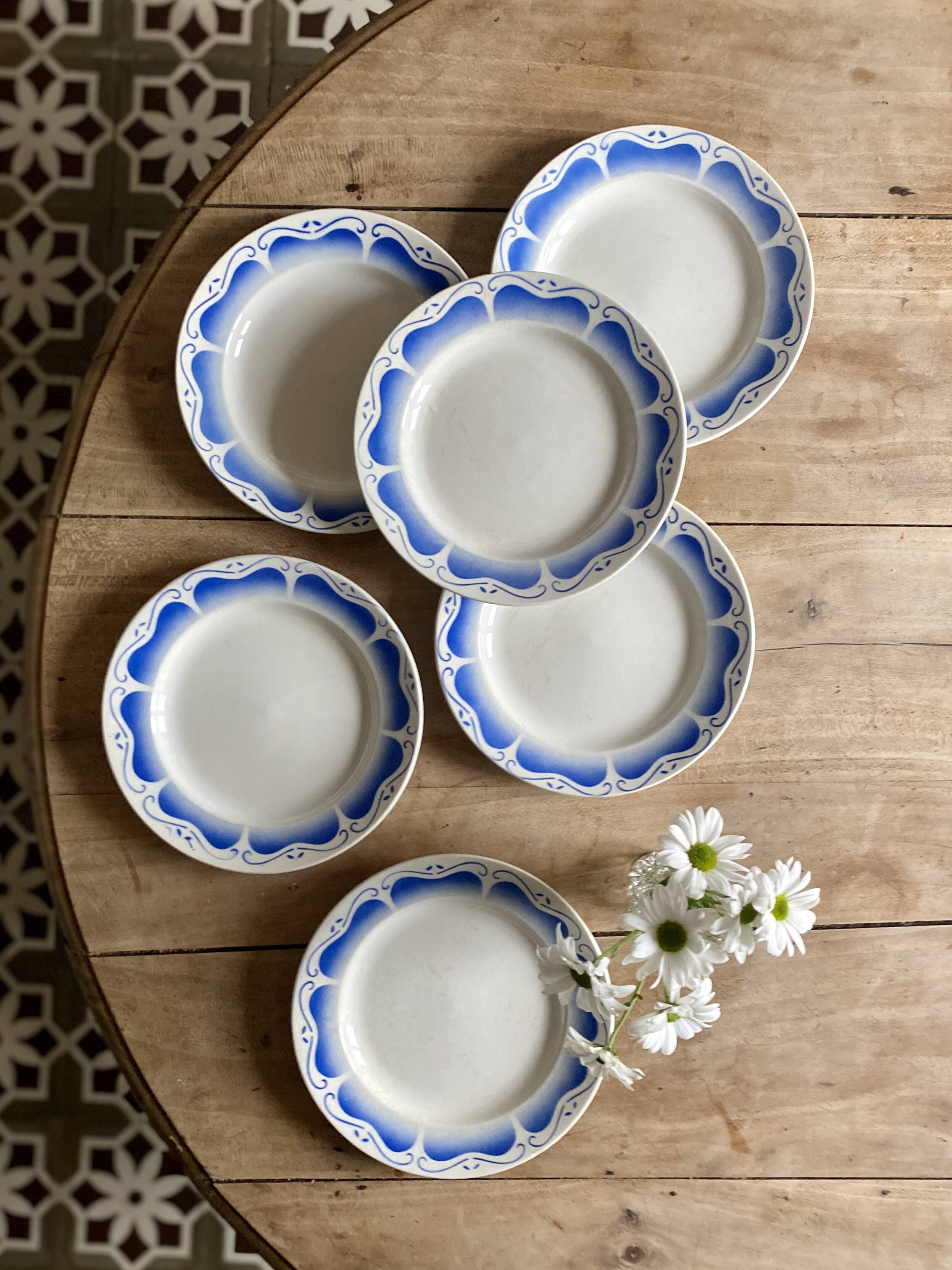 Set of 6 vintage flat plates