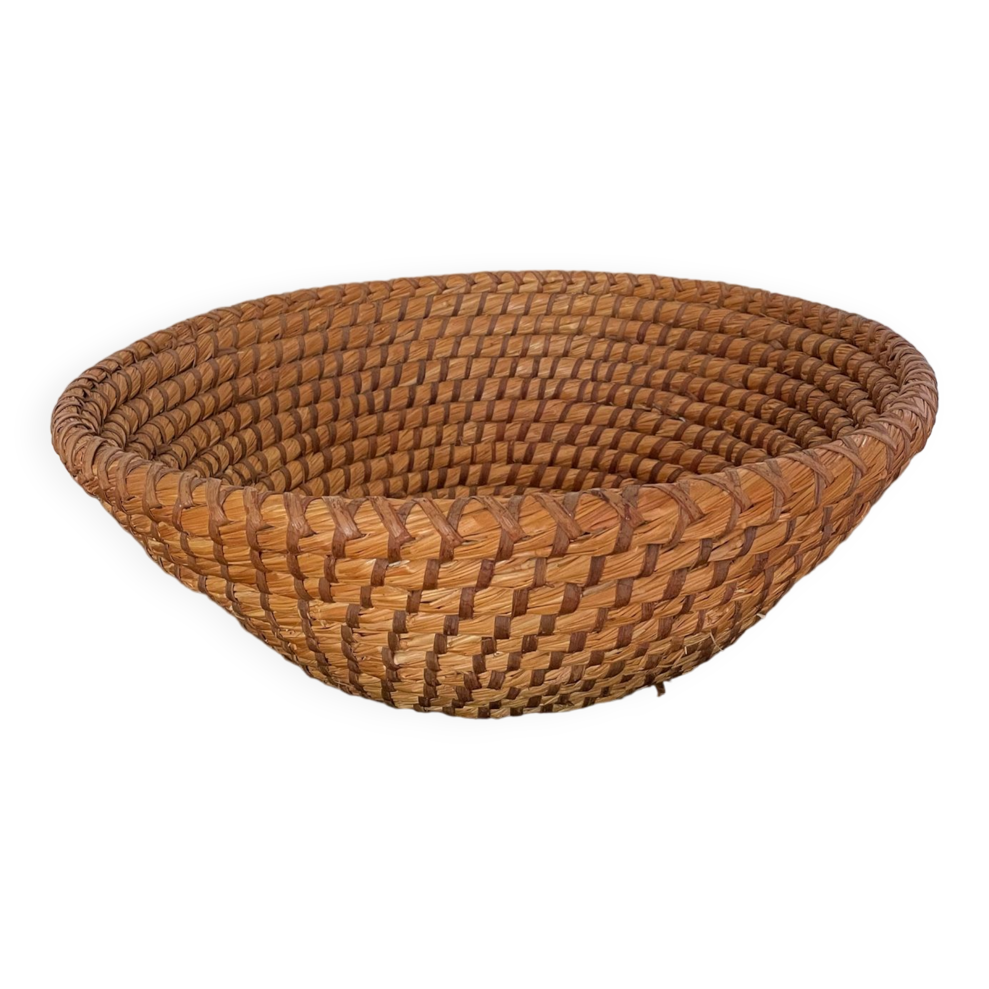 Woven straw basket
