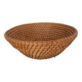 Woven straw basket