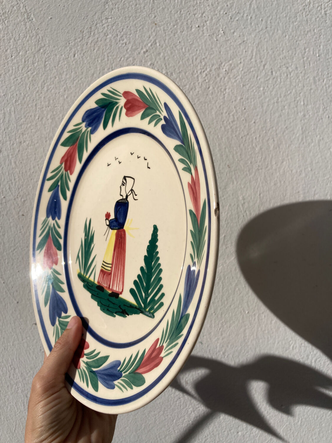 6 Quimper plates with old ceramic characters