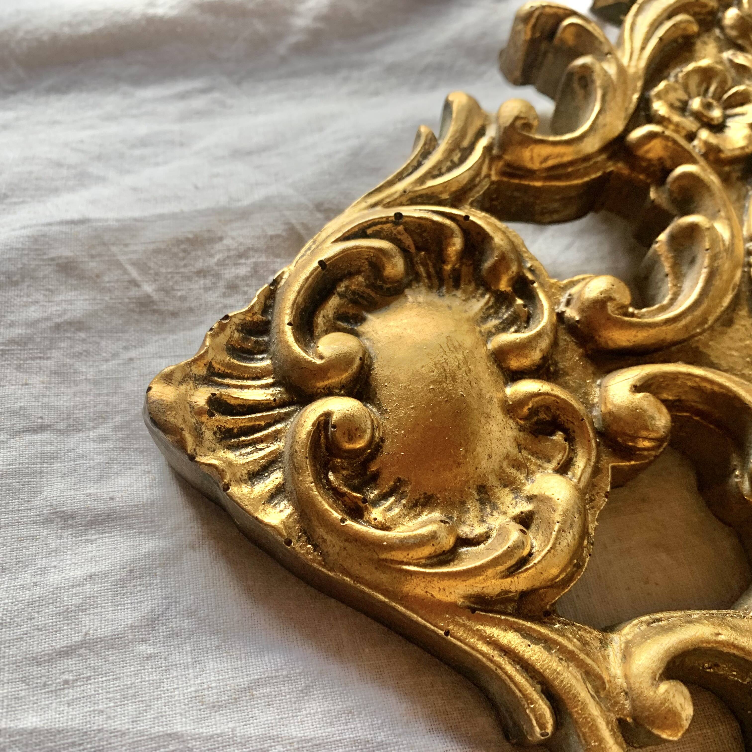 Old mirror in golden resin - 43 x 68 cm