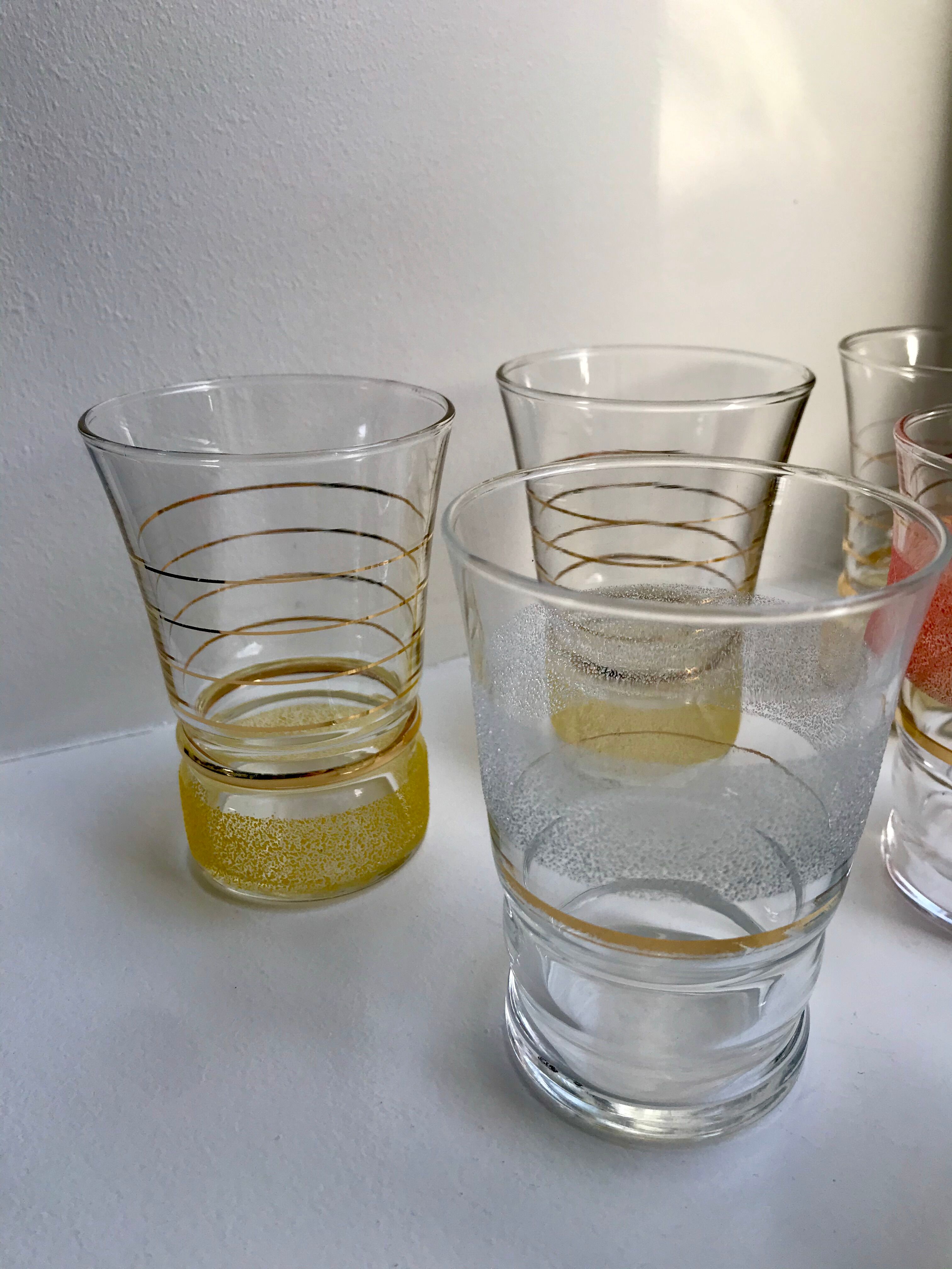 ensemble de 6 verres à eau granité colorés années 1960