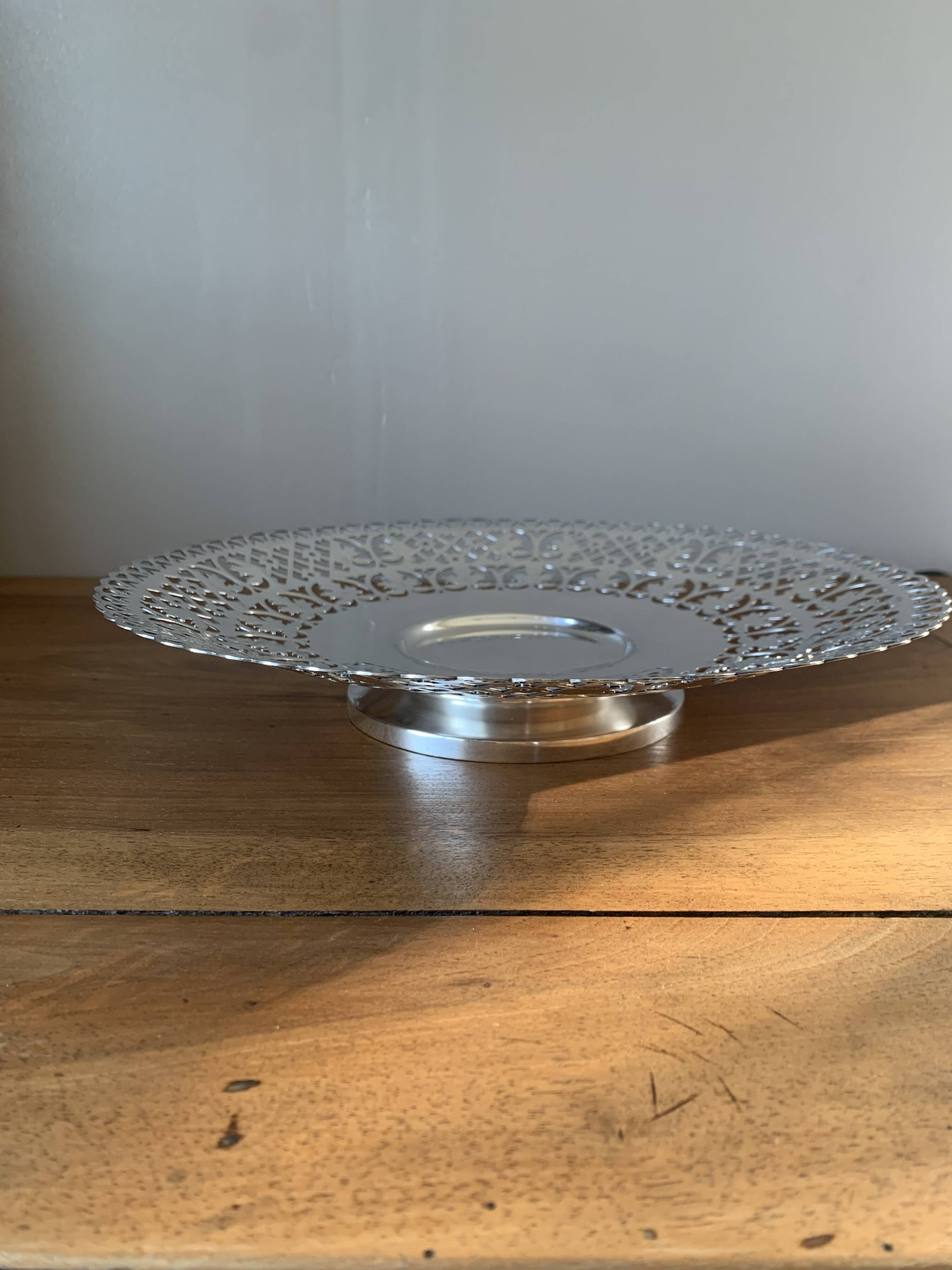 Silver-plated cake dish