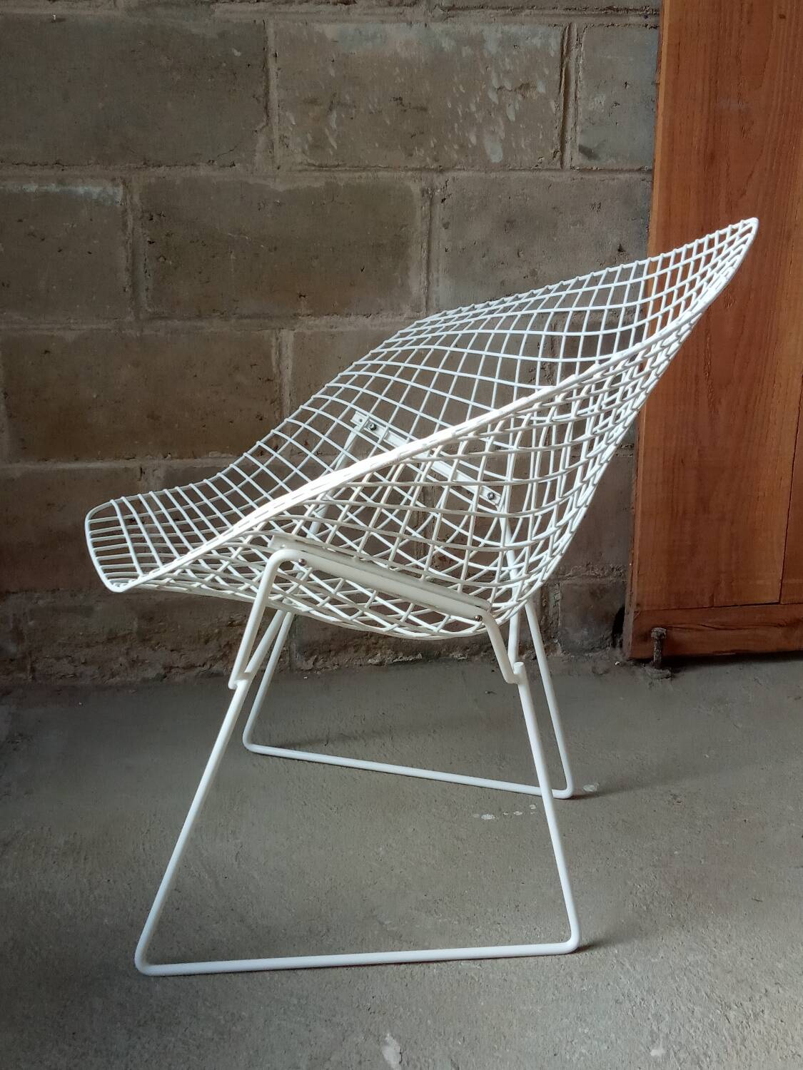 Diamond armchair by Harry Bertoia