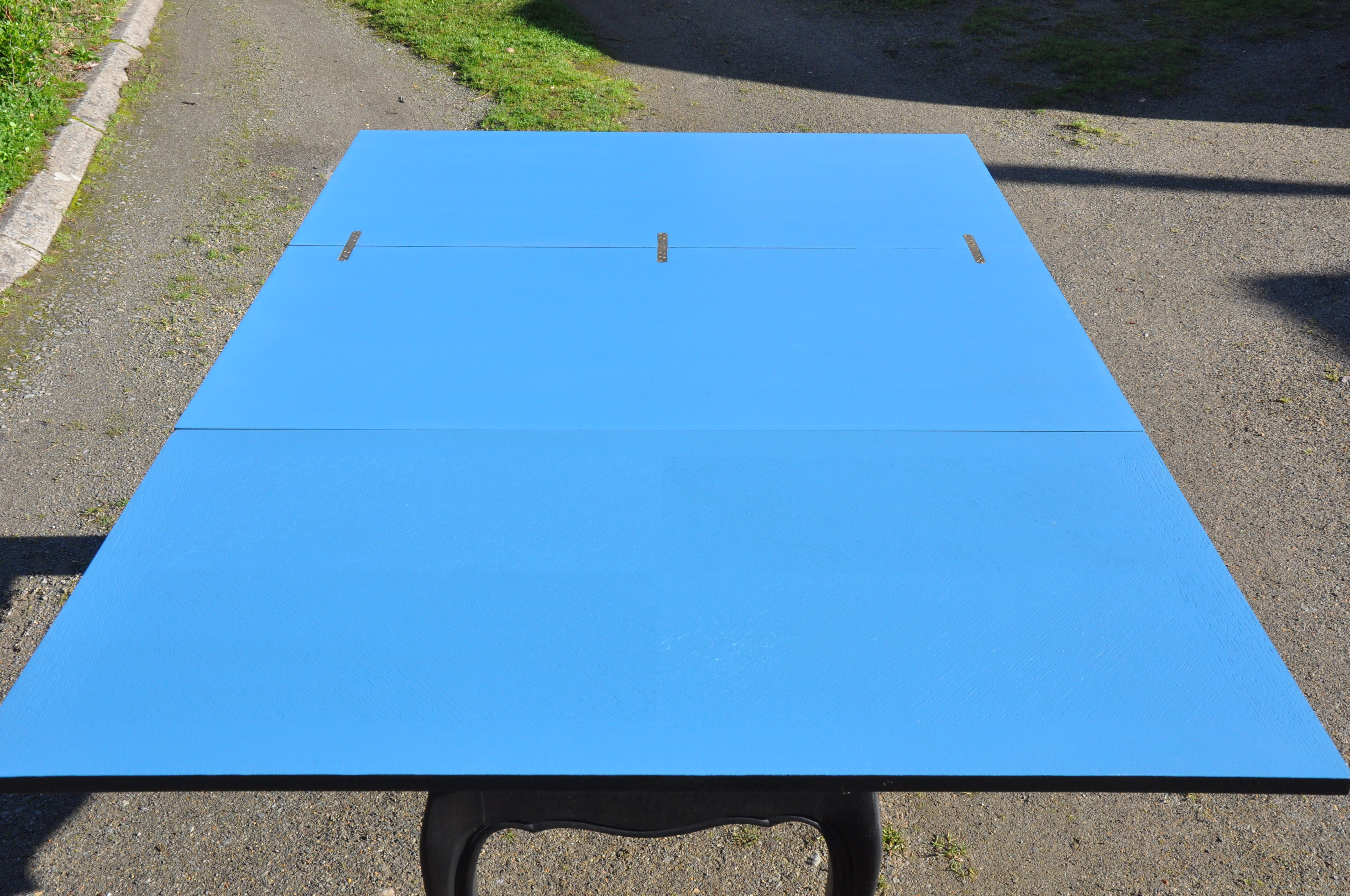 Lift-up coffee table