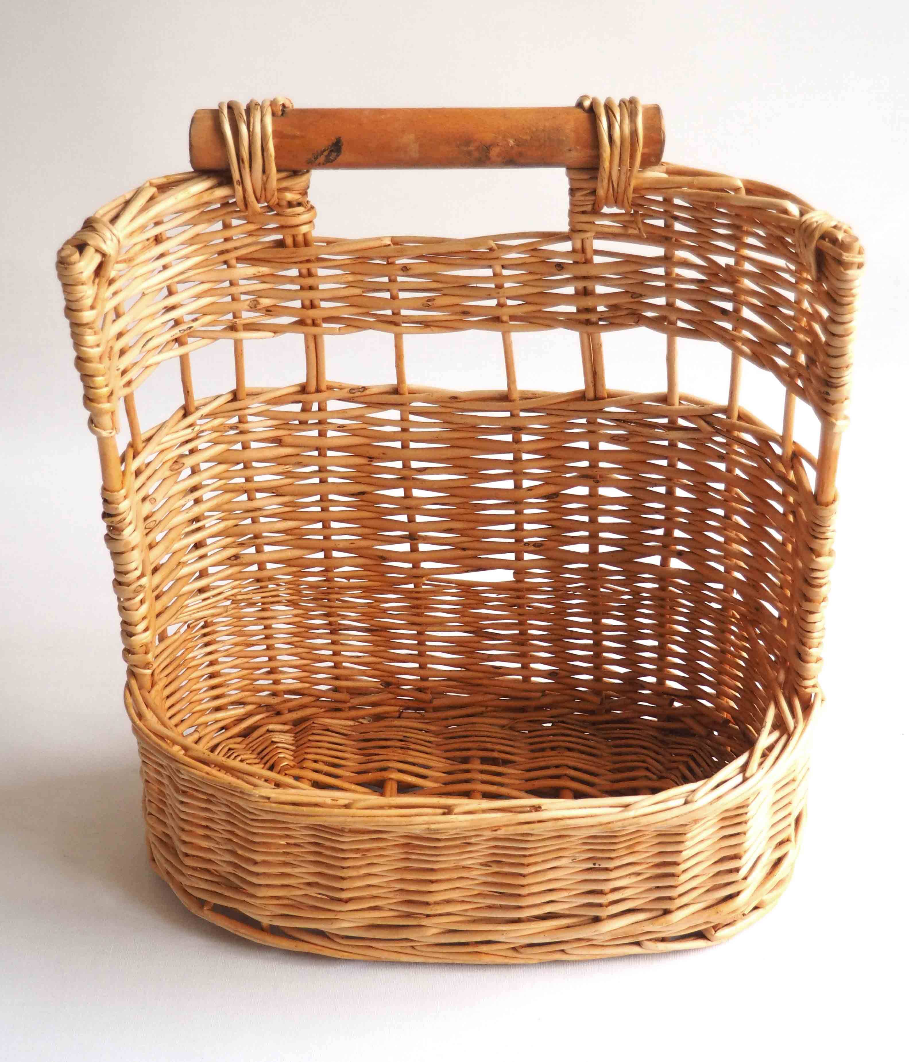 Hanging rattan shelf basket