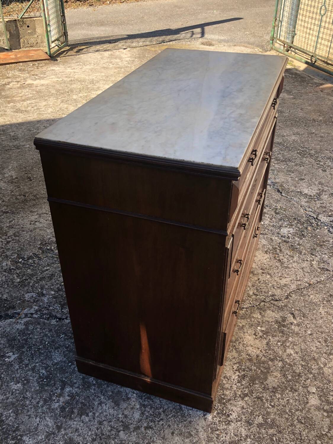 Commode ancienne avec plateau marbre blanc