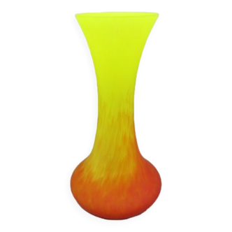 Vase en pate de verre