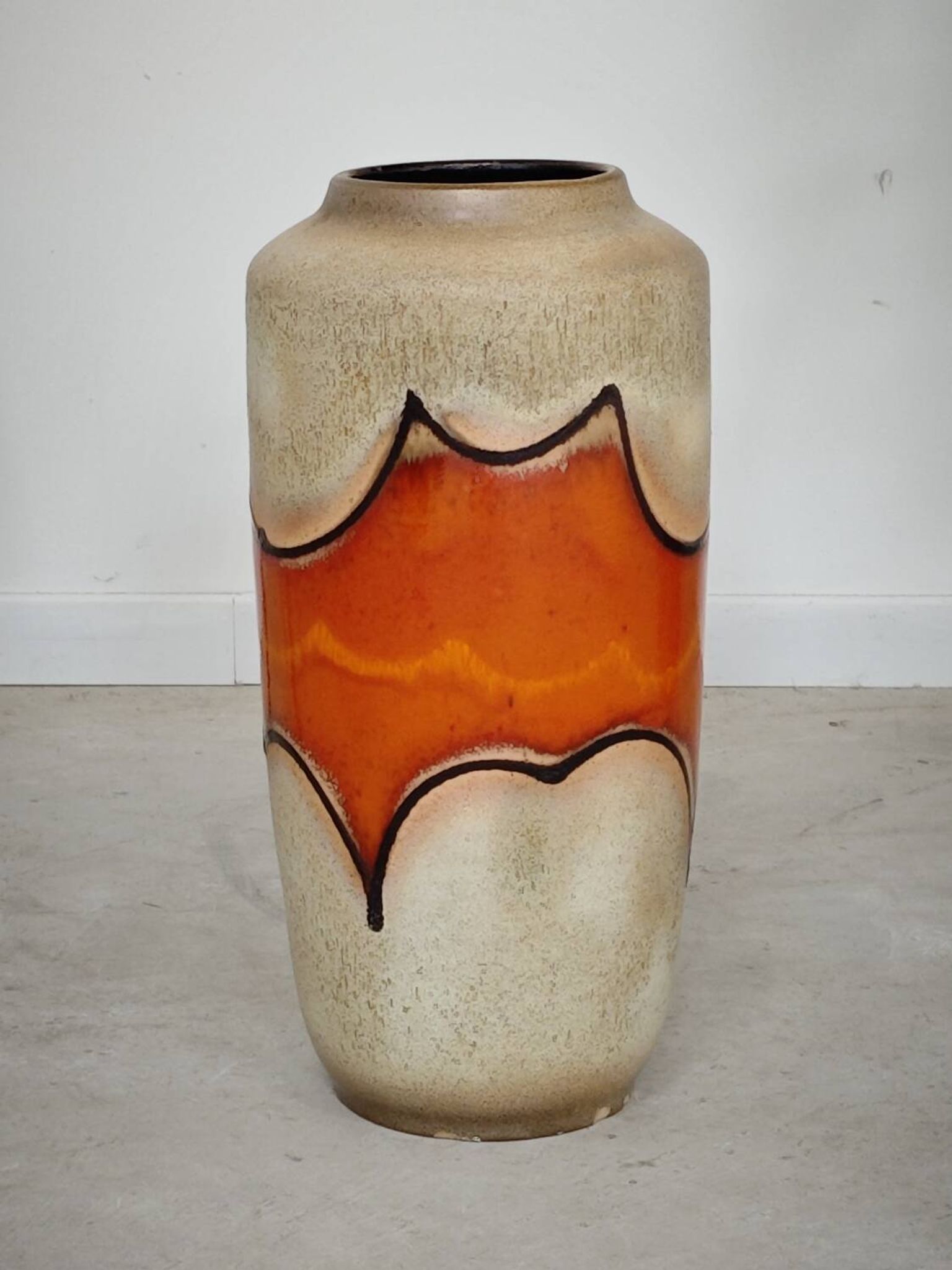 Grand vase émaillé West Germany a nuance orange et beige