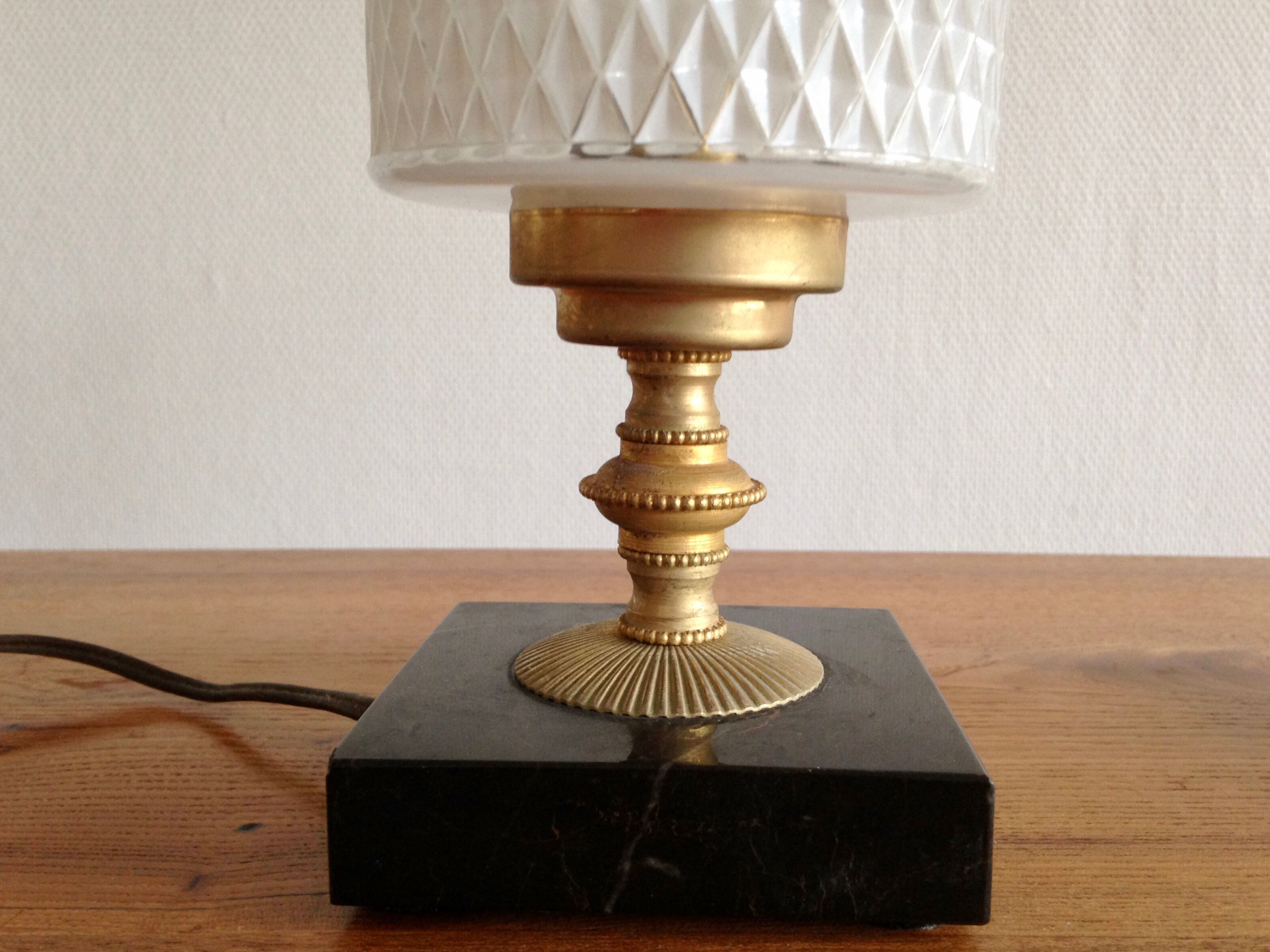 Pair lamp of nightstands in marble, brass and glass Harlequin