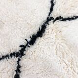Moroccan Berber carpet Beni Ouarain with black patterns 2.60x1.60m
