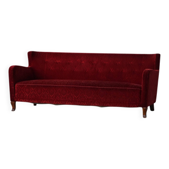 Modern Danish canapé, 3-seater in red velvet, Fritz Hansen style, 1940s.