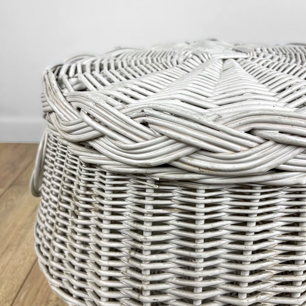 Round laundry basket shabby 80s