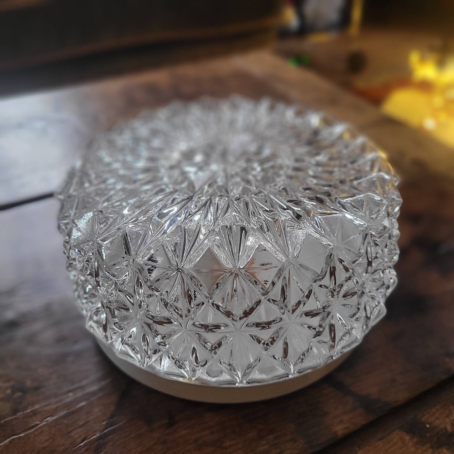 plafonnier verre moulé et métal blanc circa 1970