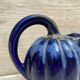 Pichet en barbotine citrouille bleue