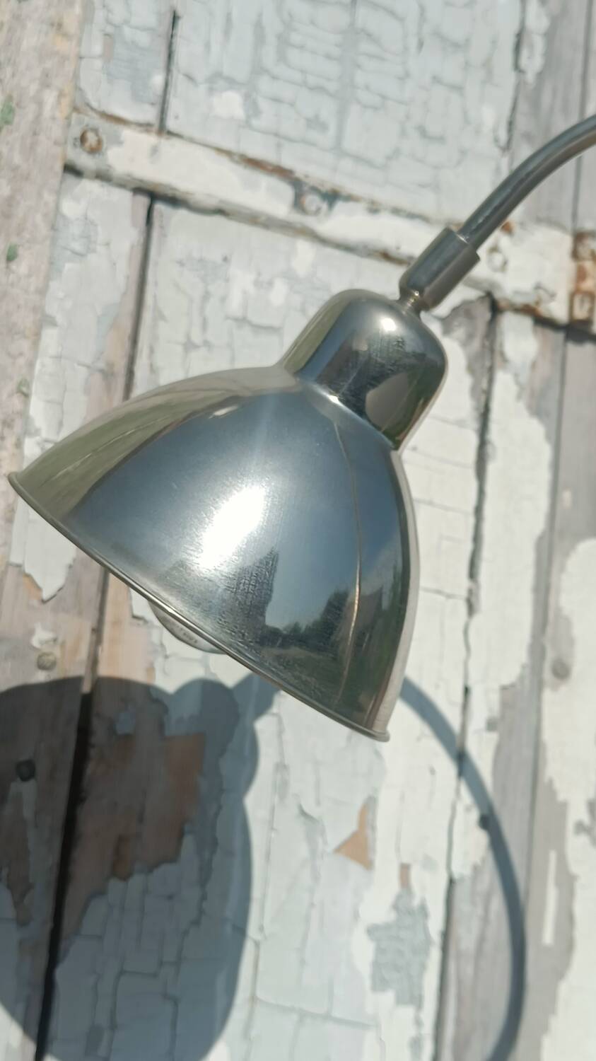 Chrome metal design table lamp – swan neck style