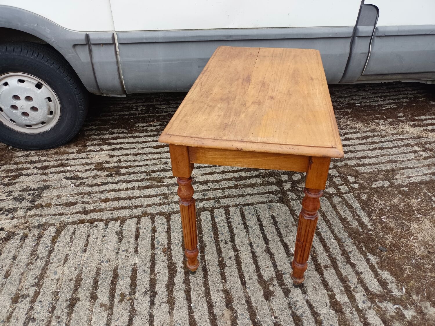 Table bureau