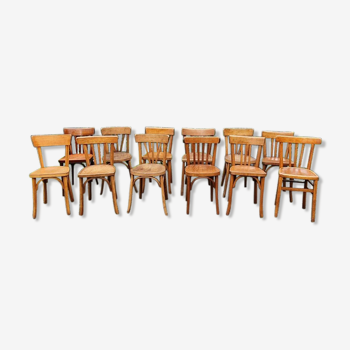 Lot 12 chaises bistrot Baumann et autres années 30/50