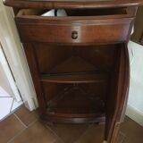 Corner cabinet