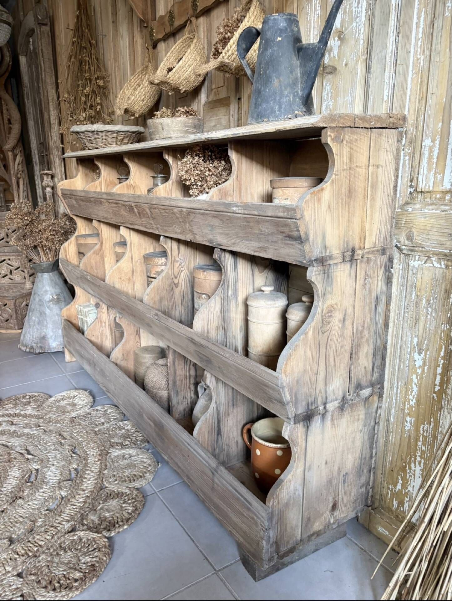Ancien grainetier , meublé casiers en bois