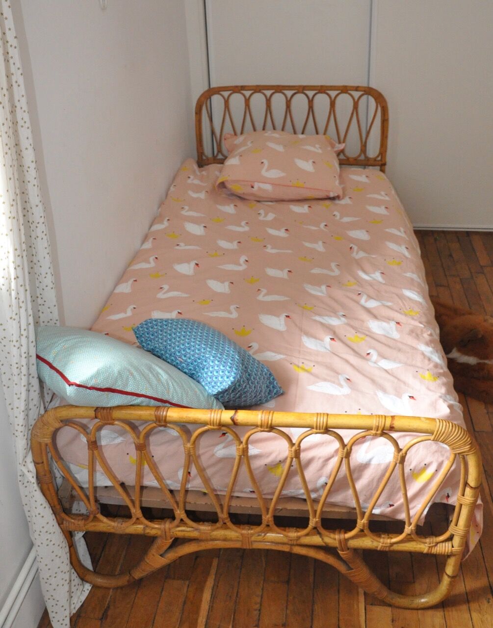 Bed rattan 60s