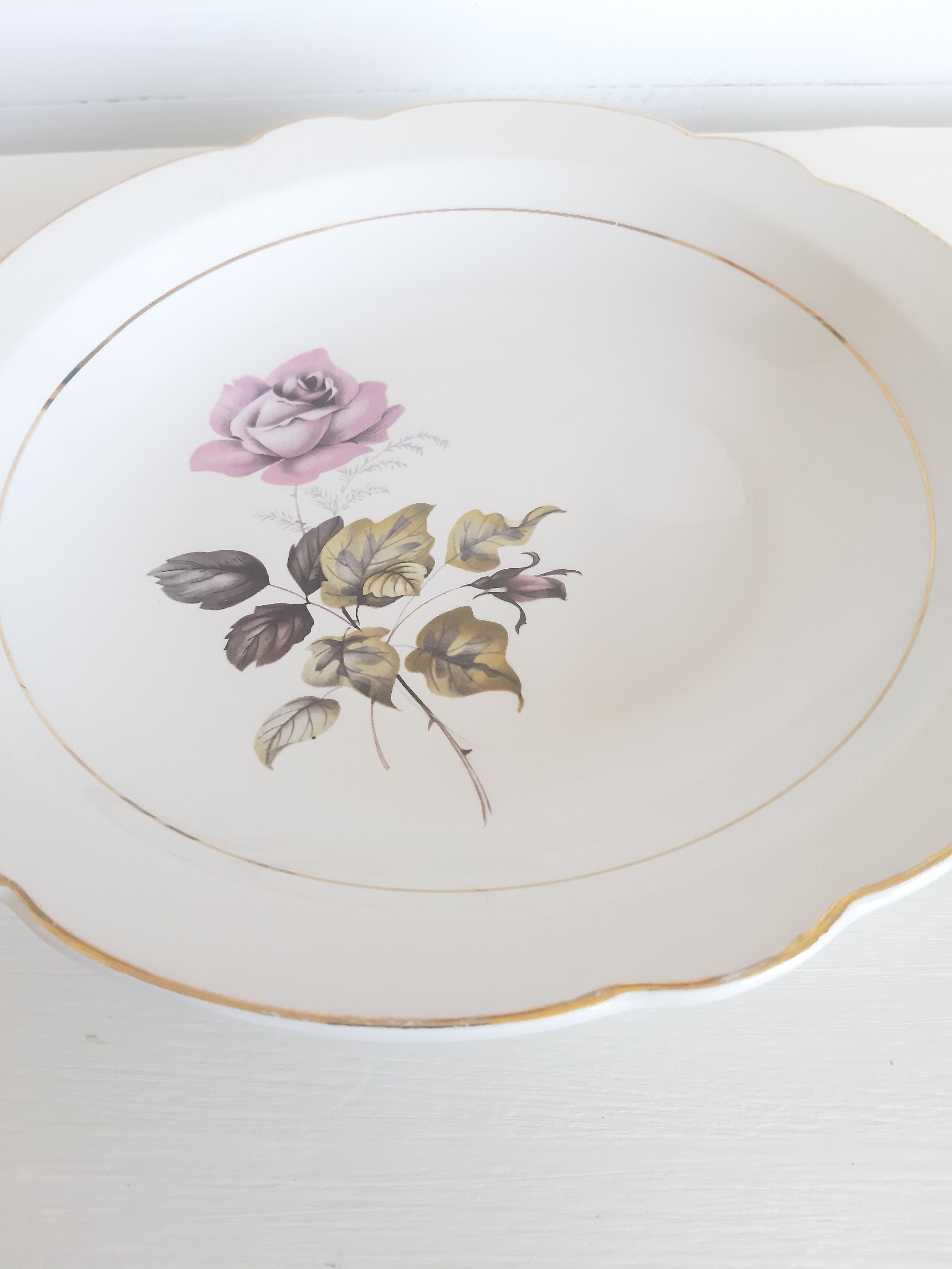 Serving dish