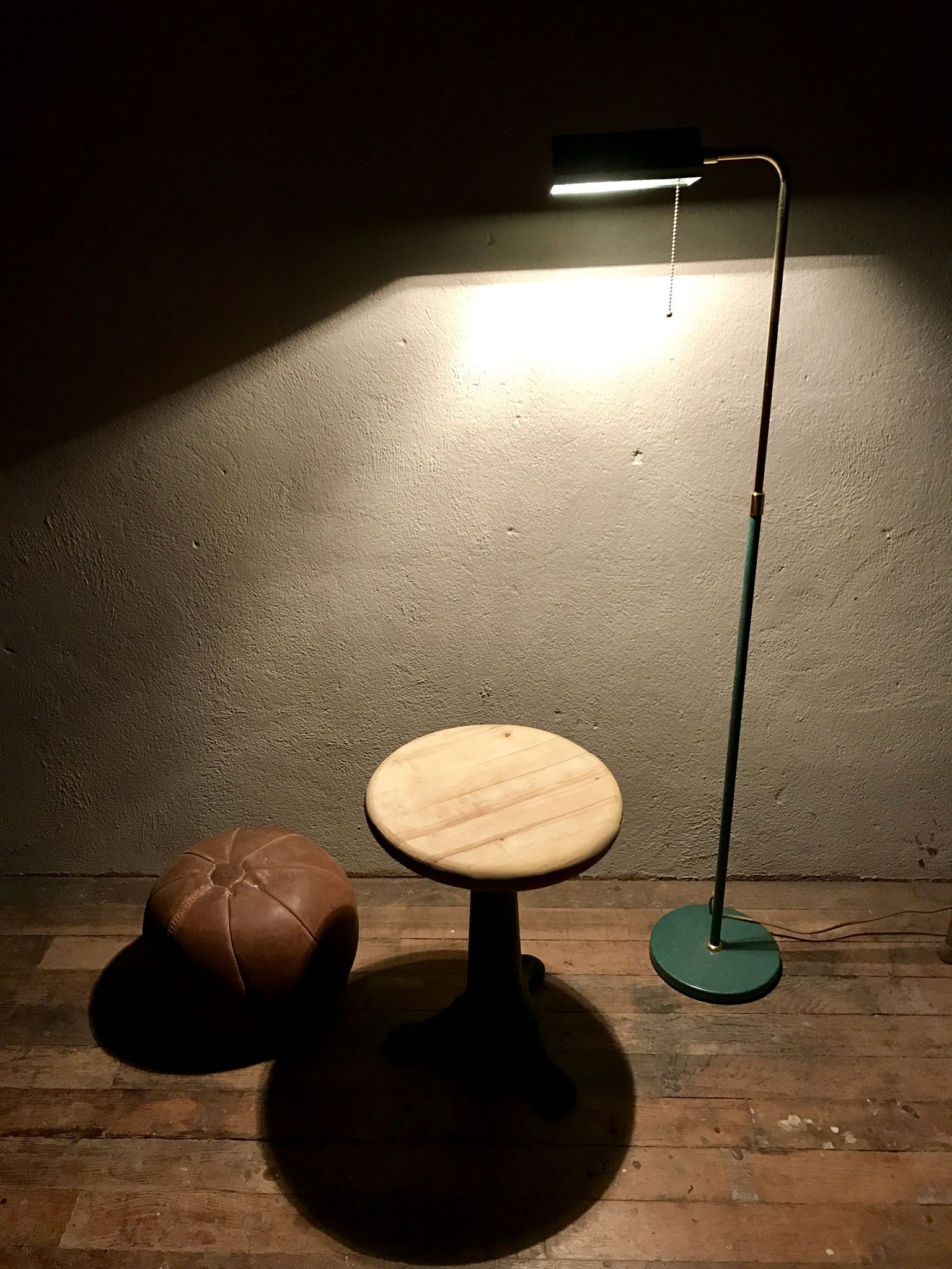 Floor lamp in brass and metal (Deknudt) vintage