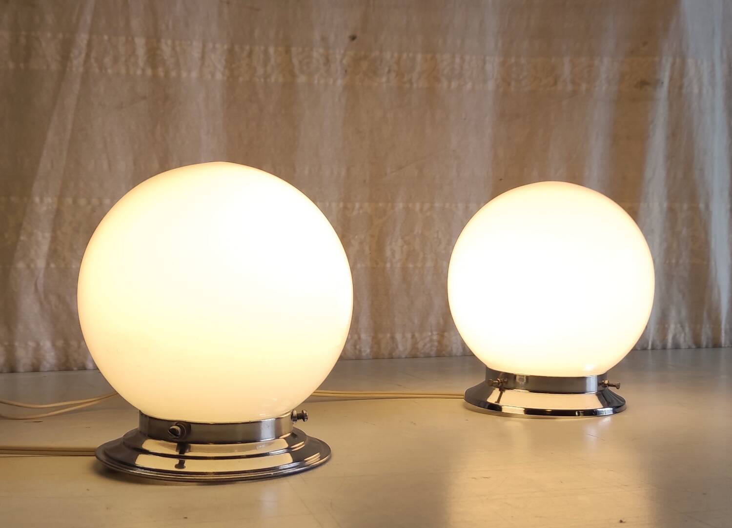 Ceiling light or table lamp with opaline globe, diameter 15 cm - mid 20th century.