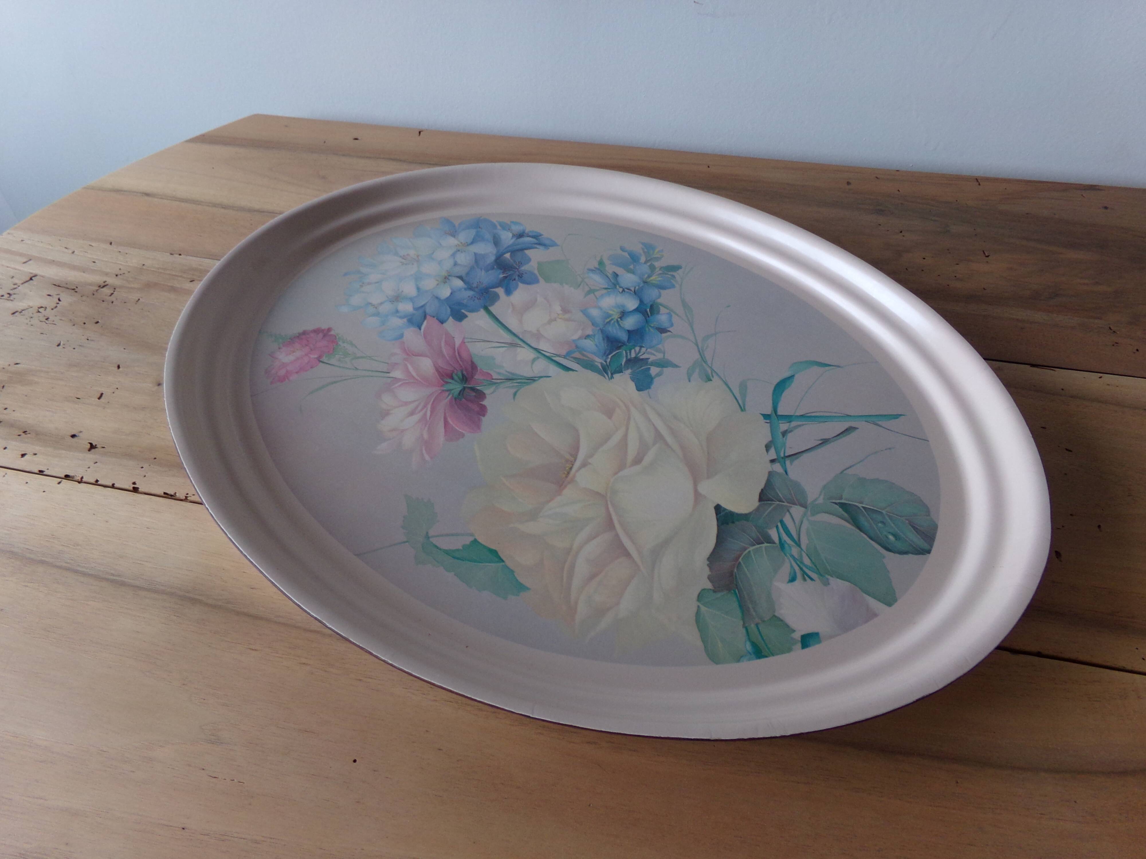 Large old flowered plateau