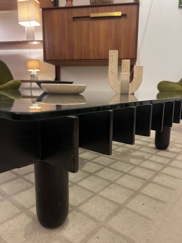 Table basse dans le style de Gianfranco Frattini, bois noir et verre, Italie