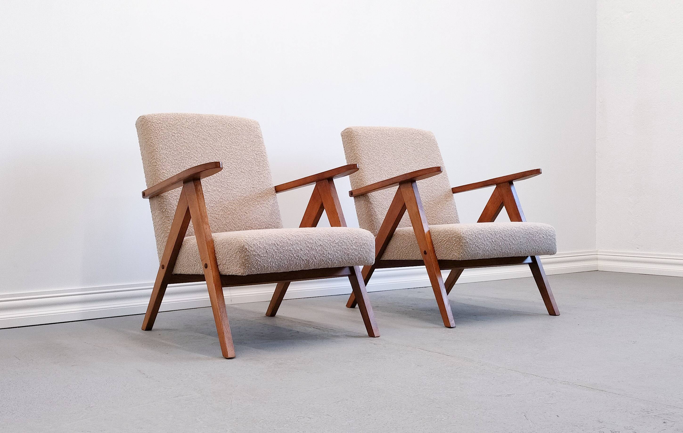 Mid Century Easy Chair Model B - 310 Var in Beige Boucle