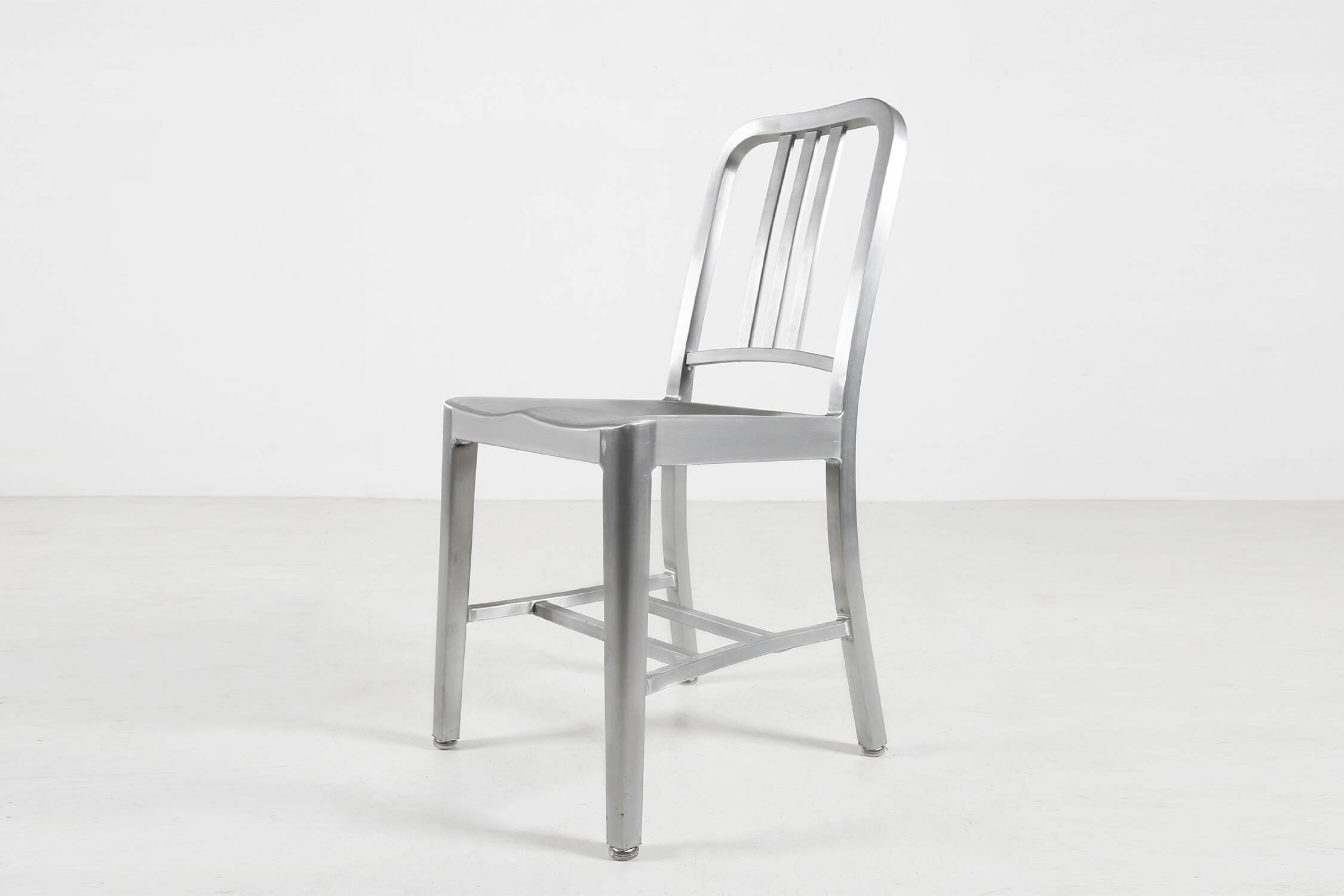 Vintage aluminium Emeco Navy chair in good condition