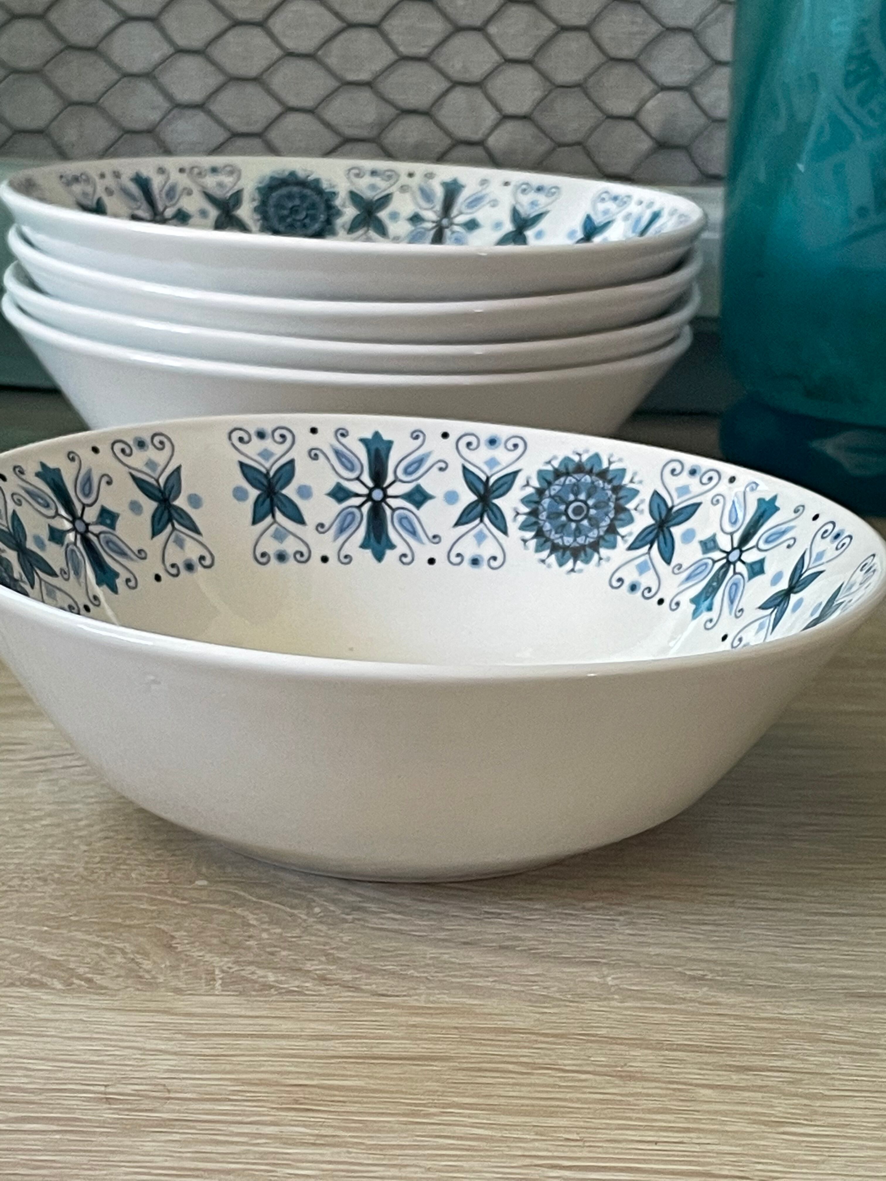 5 vintage Villeroy & Boch bowls