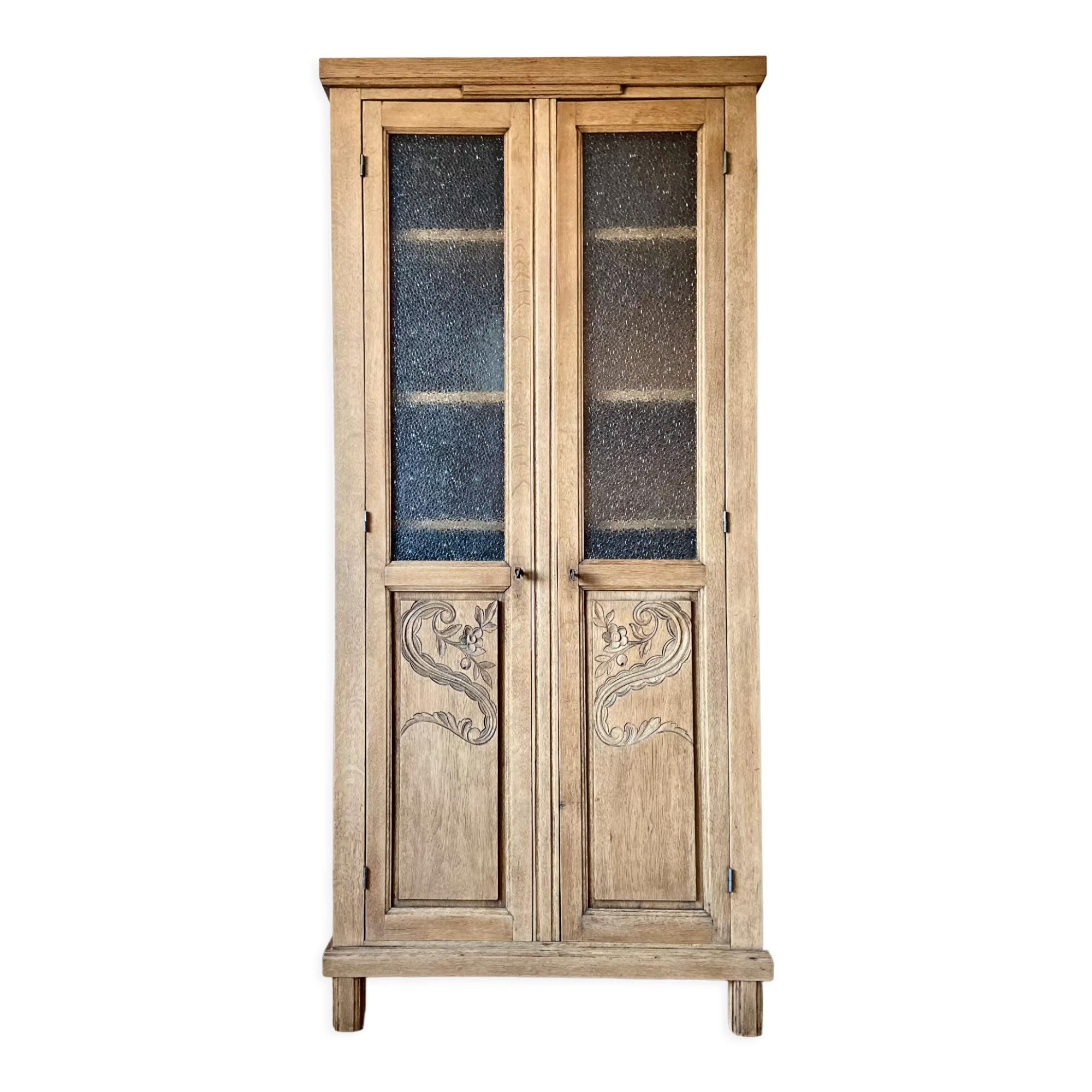 Art deco cabinet showcase