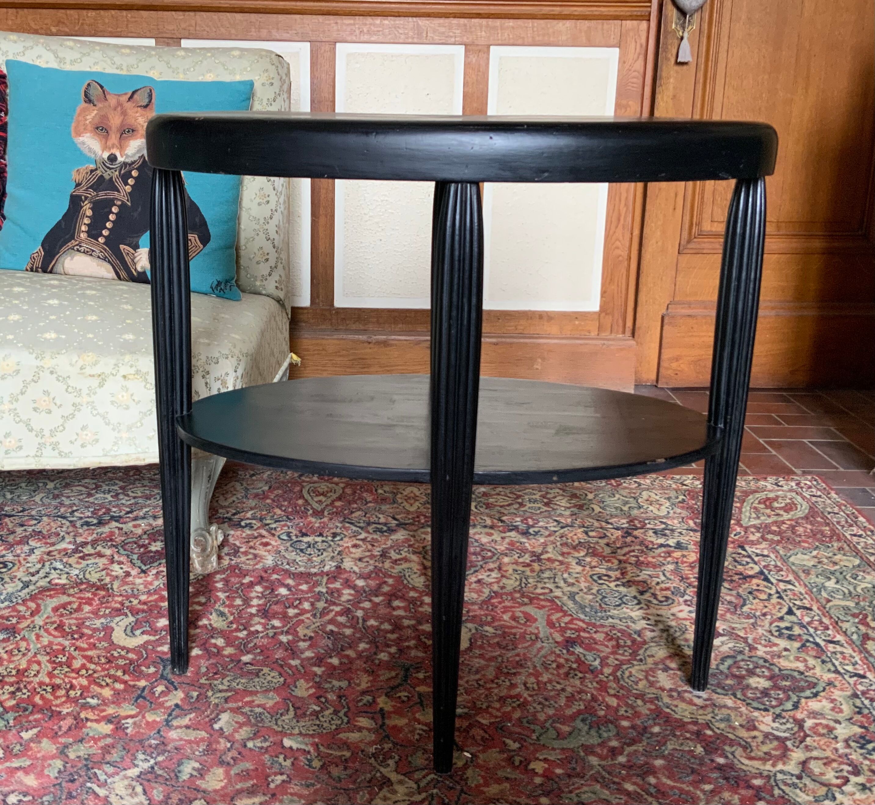 Healing art deco fluted feet