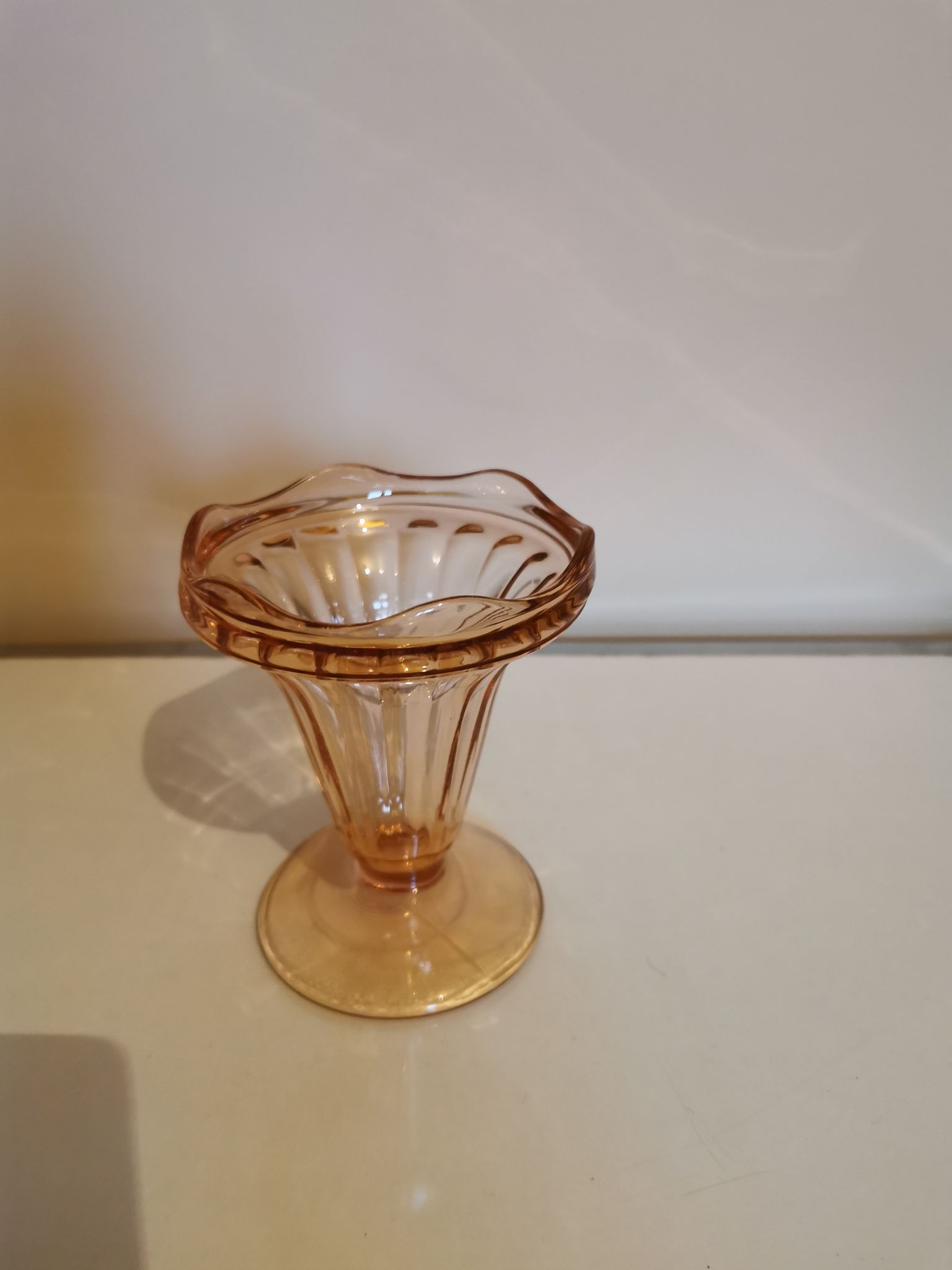 Set of 6 vintage pink glass ice cream bowls.
