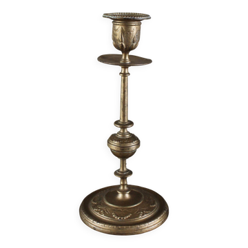 Bougeoir ancien avec laiton patine décors