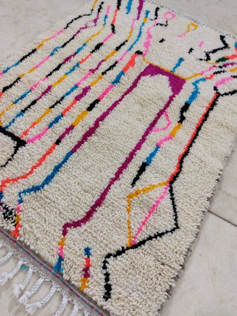 Handmade Moroccan Berber rug 136 X 102 CM