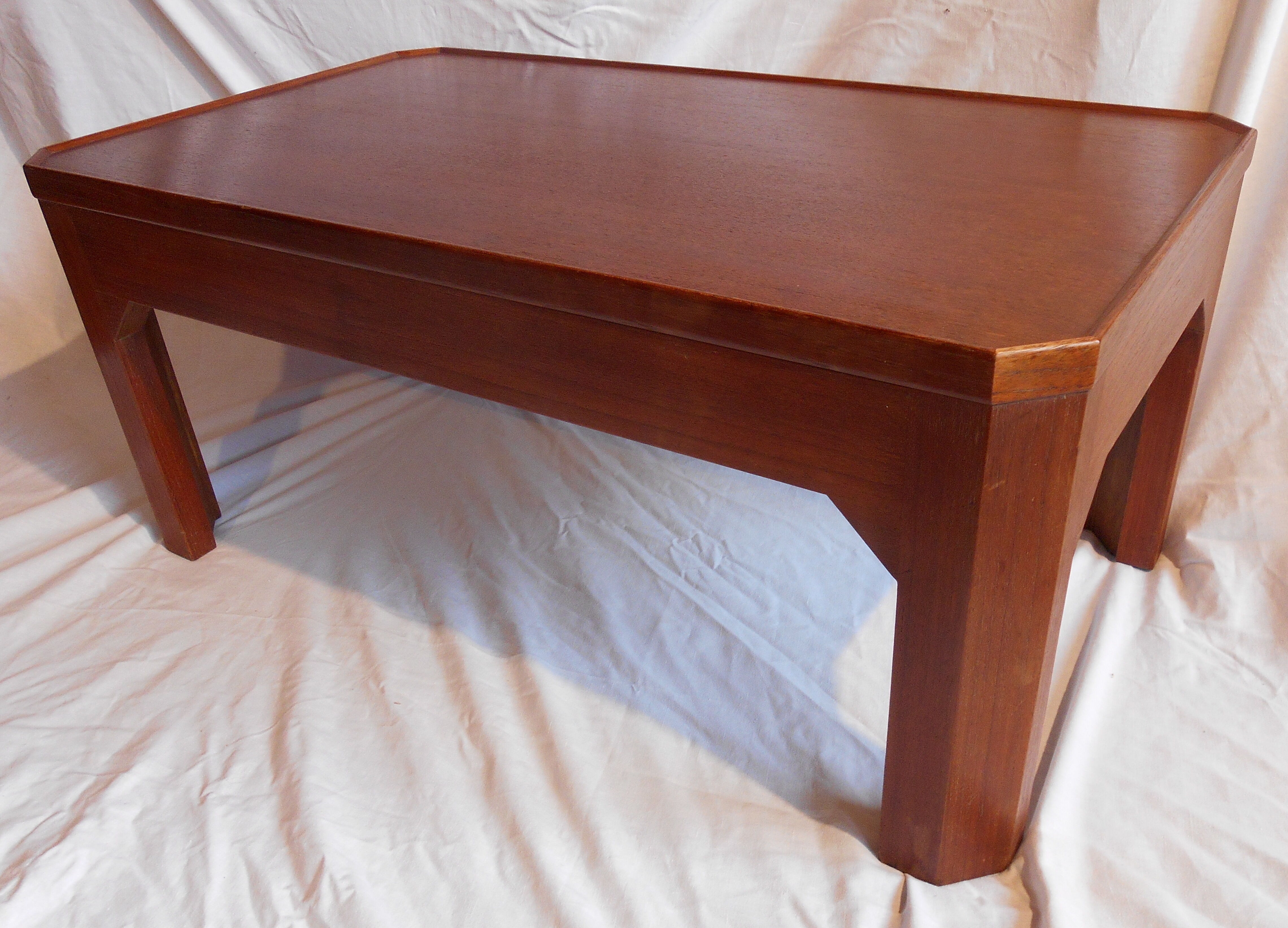 Coffee table mahogany