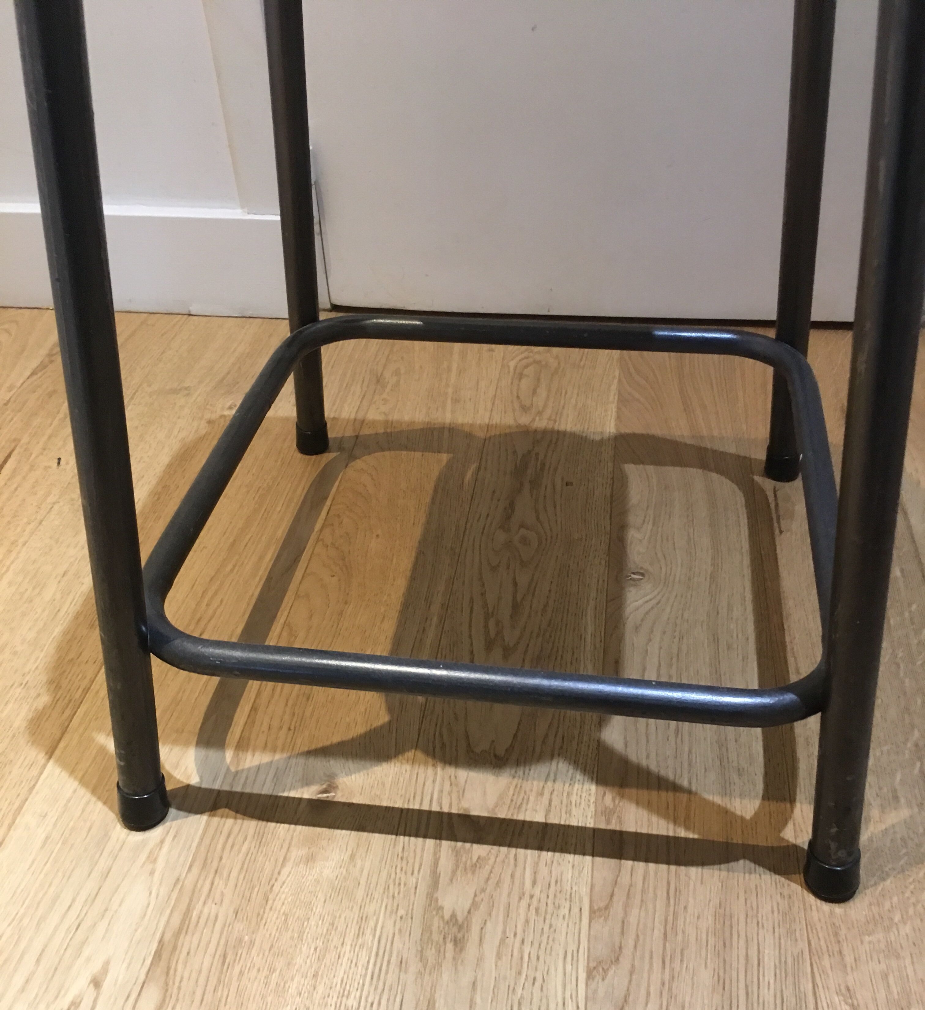 MULLCA workshop industrial tabouret