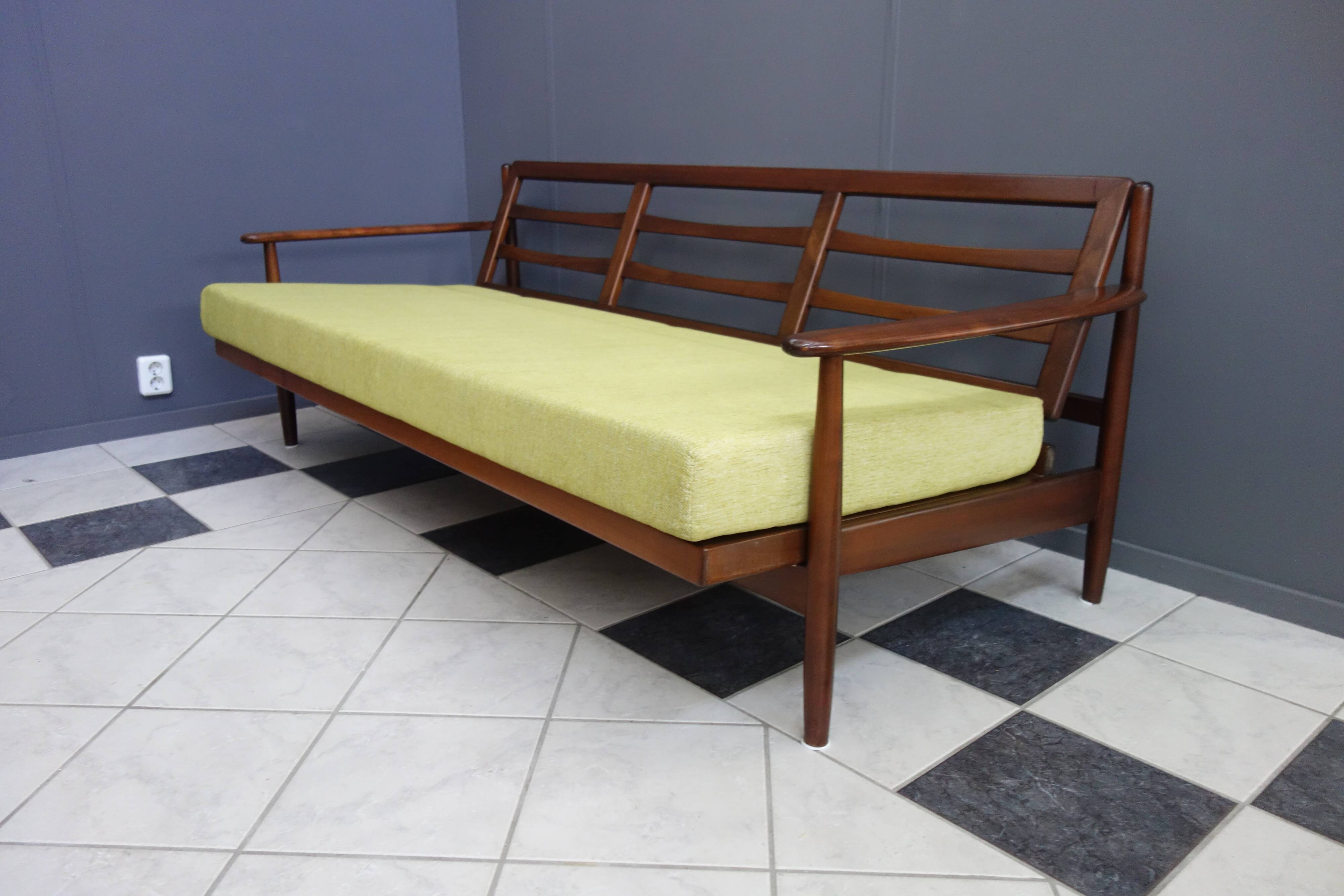Yellow vintage sofa / daybed, 1960S