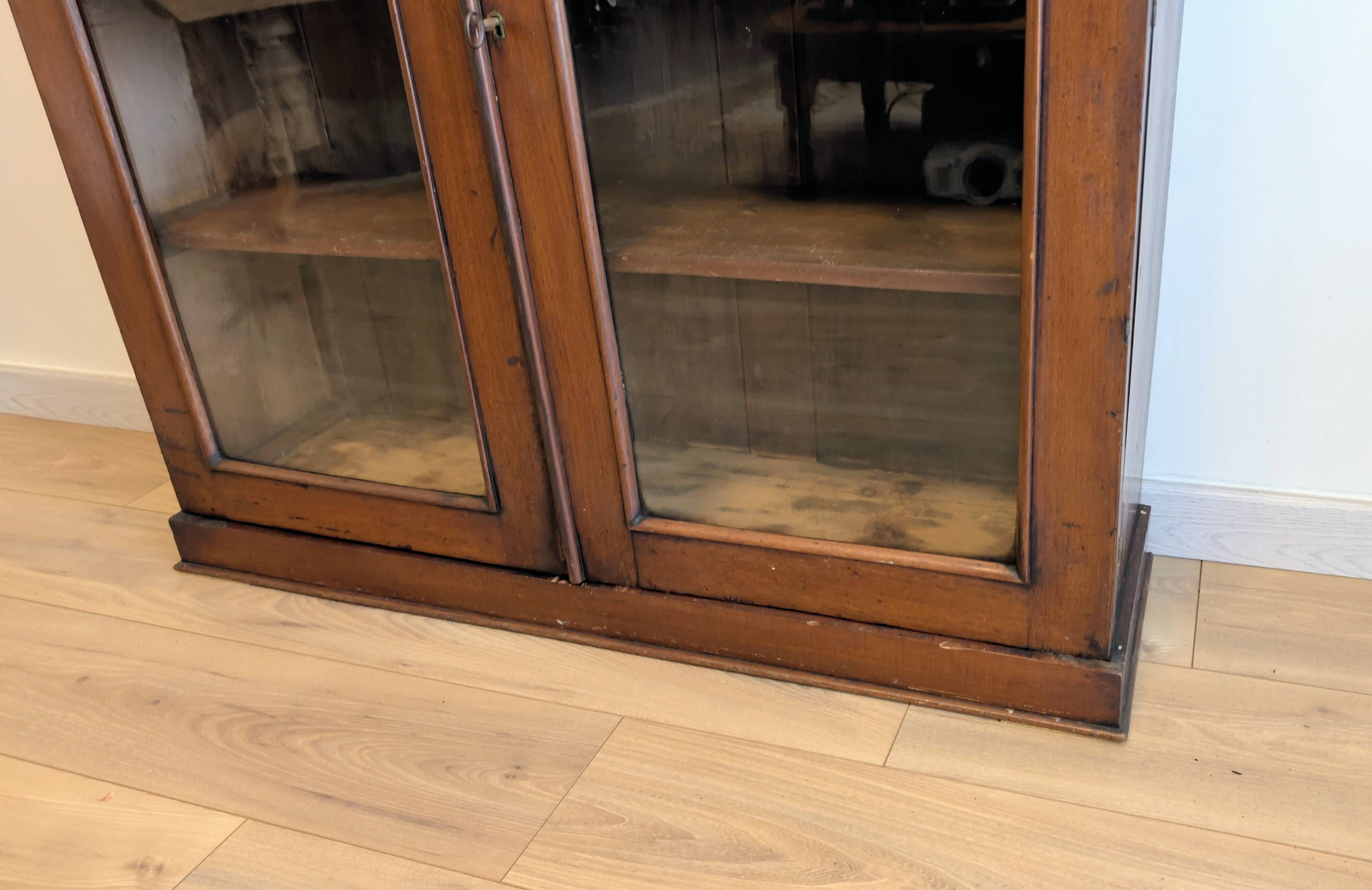 Victorian English mahogany display cabinet, elegant showcase furniture.