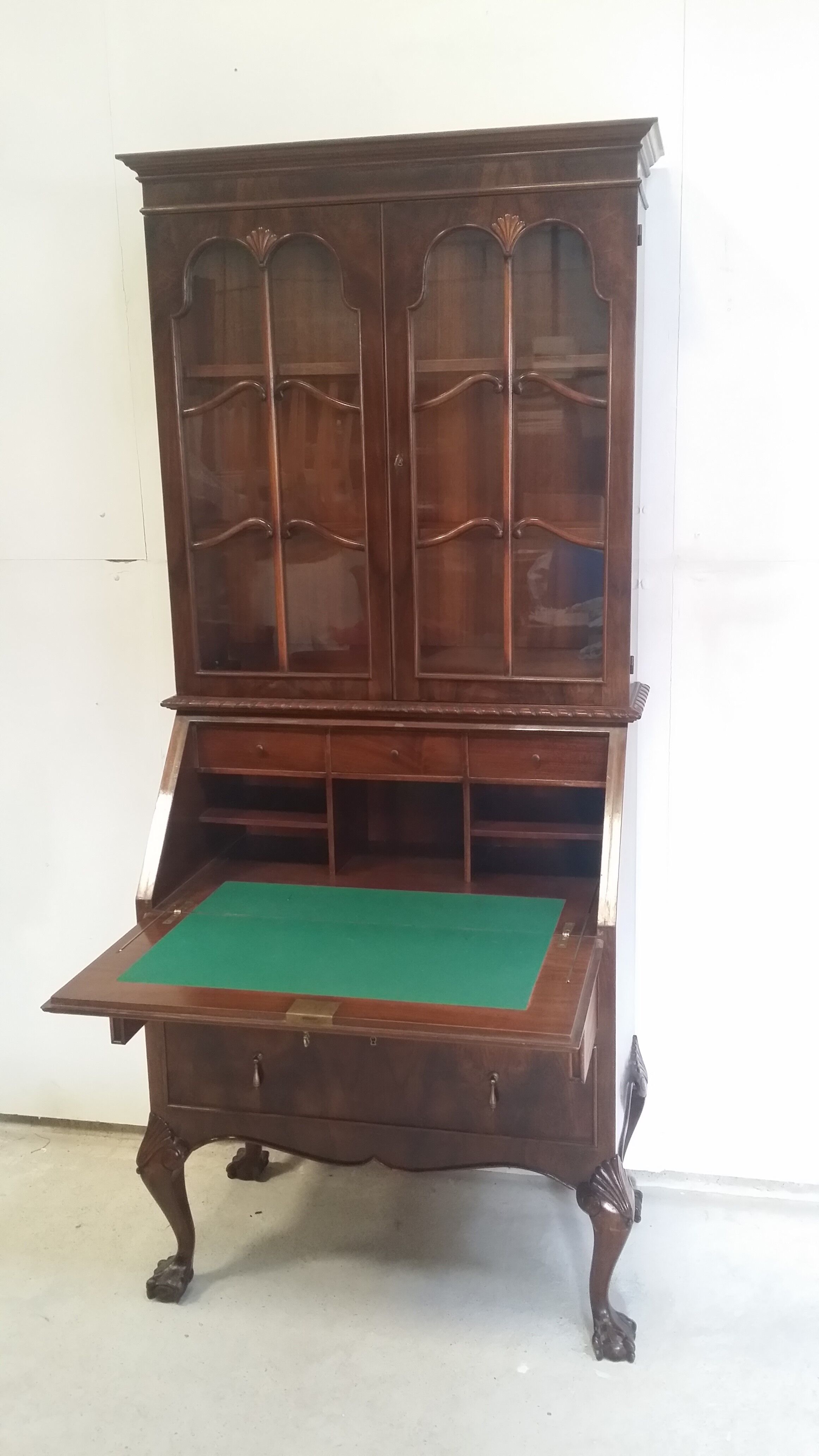 English office scriban