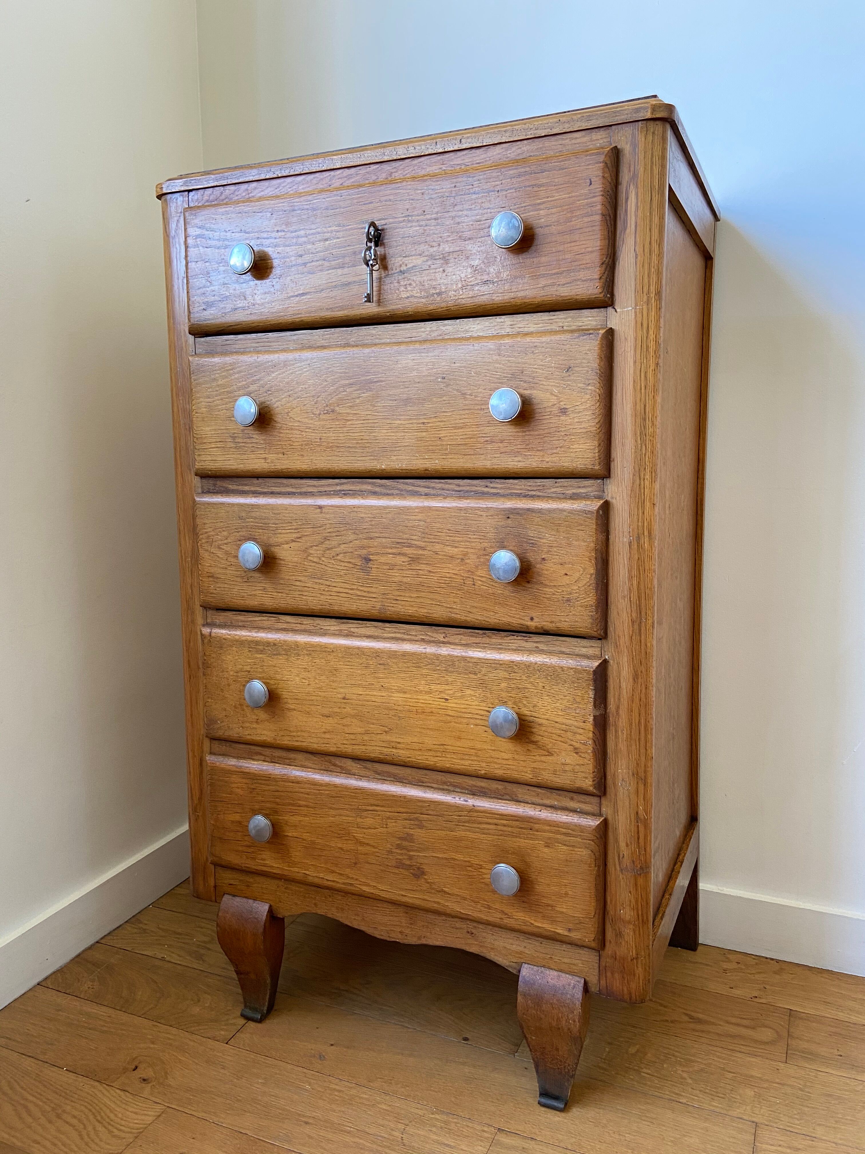Wooden dresser 5 drawers