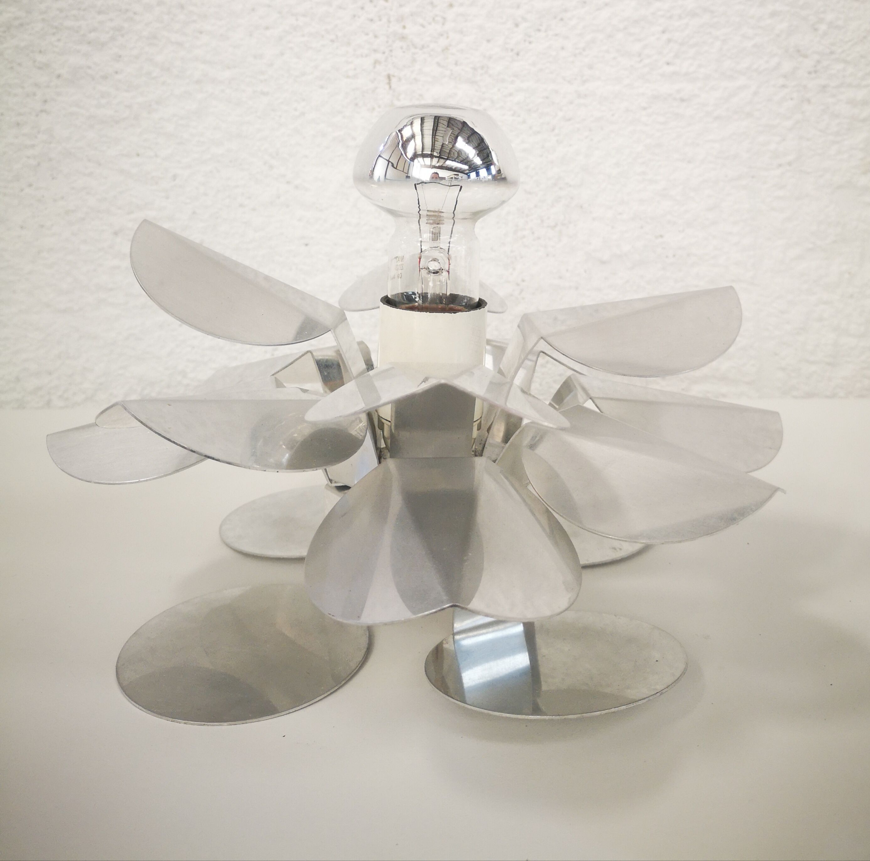 Vintage chromed flower lamp