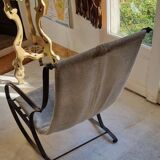 Fauteuil en fer forge et peau