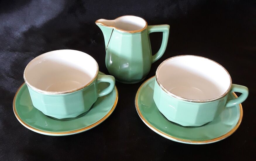 Duo of cups and saucers with his bed pitcher - 90s