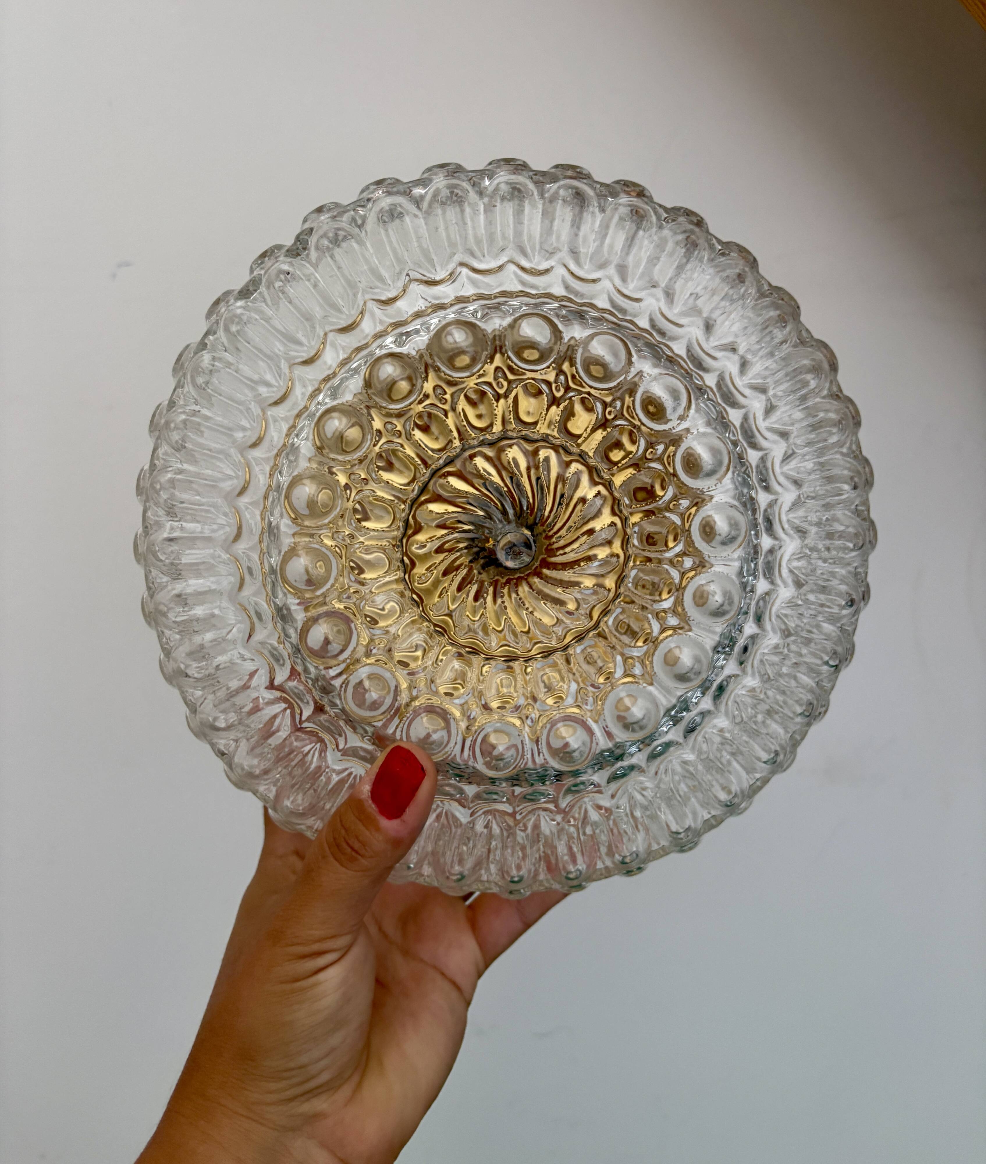 Applique ou plafonnier globe vintage en verre moulé