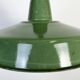 Lampe à suspension industrielle en émail vert, années 1960