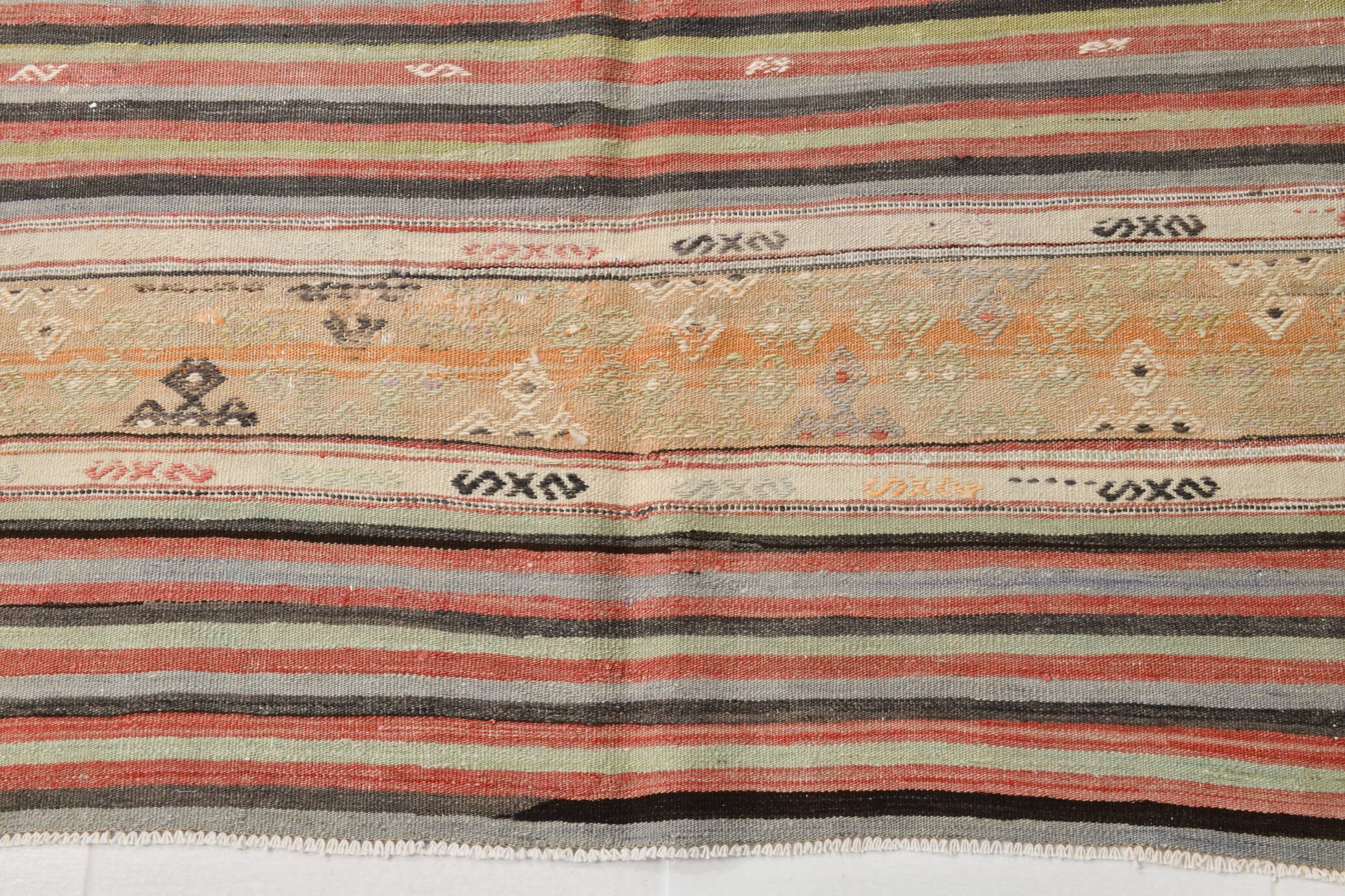 5x9 Soft Pastel Red Vintage Kilim Rug 150x290Cm SK 32959